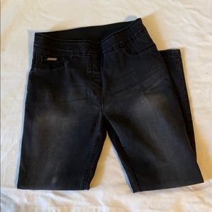 Coco + Carmen Skinny Jeans